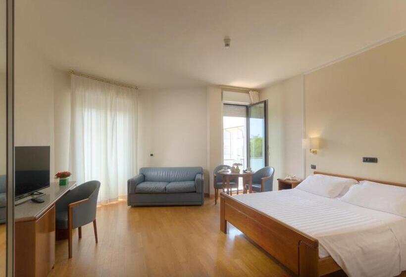 غرفة قياسية, Il Timone