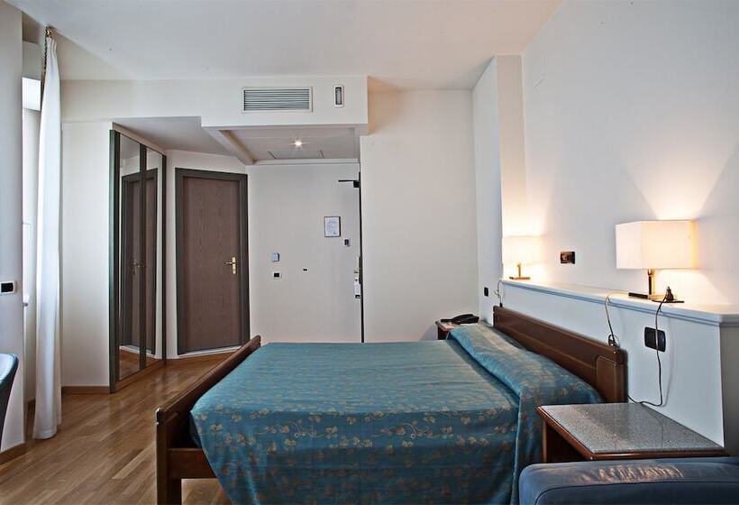 غرفة سوبيريور, Il Timone