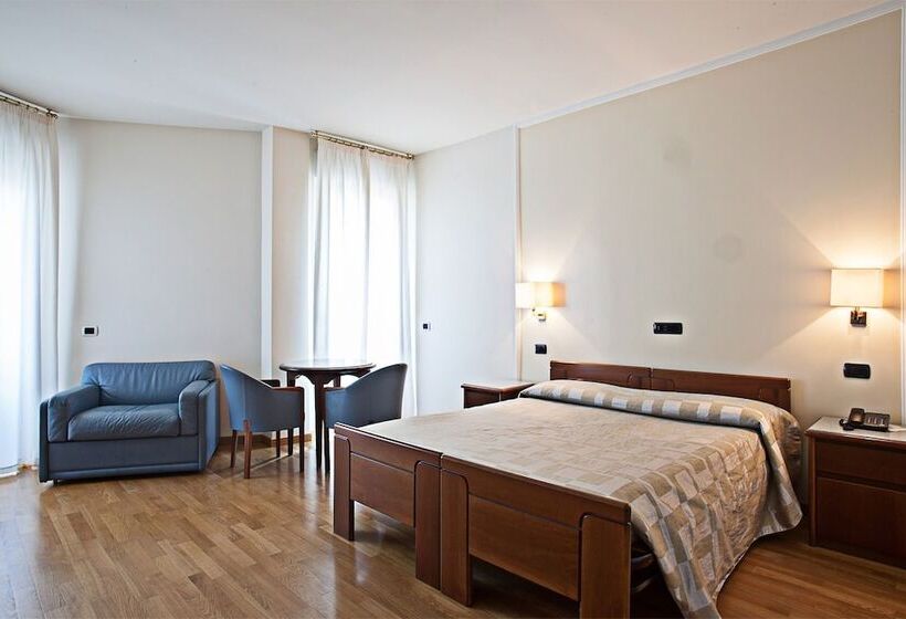 غرفة قياسية, Il Timone