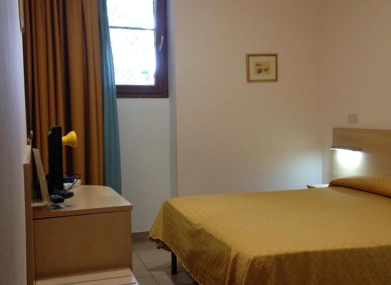 标准单人间, Johnson