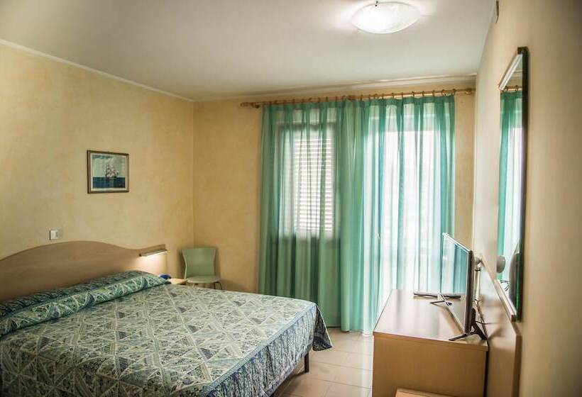 标准单人间, Johnson