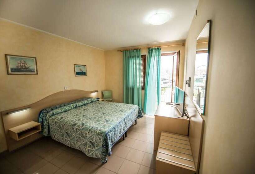 标准三人间, Johnson