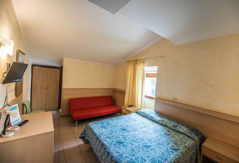 标准三人间, Johnson