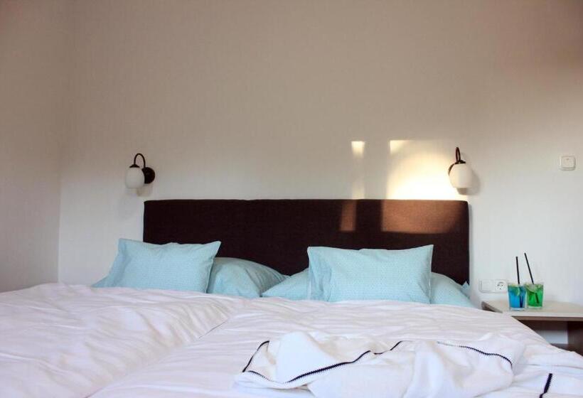 标准间, Kis Helikon Villa