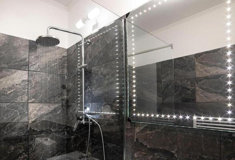 标准间, Kis Helikon Villa