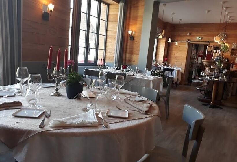 Семейный Номер, Logis  Hôtel & Restaurant Le Montligeon