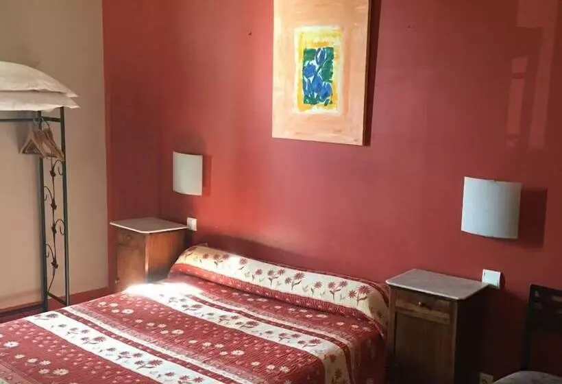 スタンダードトリプルルーム, Logis Hotel Le Clos Des Oliviers