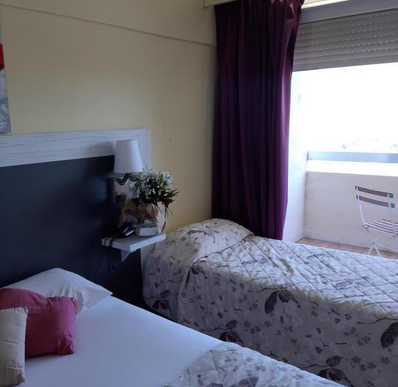 Четырехместный Номер Стандарт, Logis Hotel Le Col De L Ange