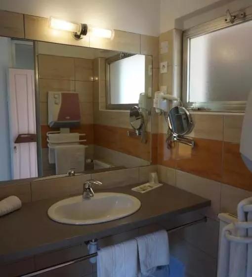 スーペリアールーム, Logis Hotel Le Col De L Ange