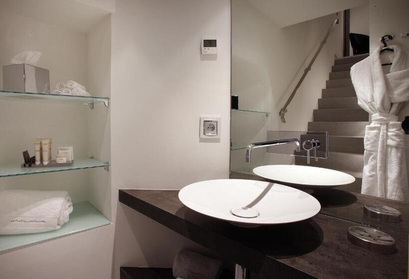 Номер Стандарт, Petit Hôtel Confidentiel