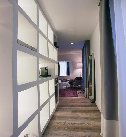 Люкс Повышенной Комфортности, Petit Hôtel Confidentiel