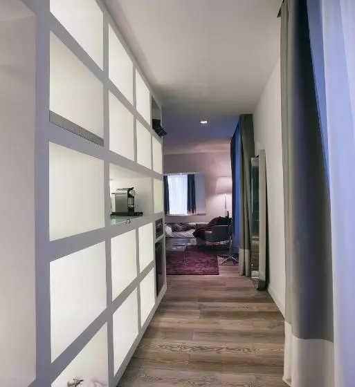 デラックススイート, Petit Hôtel Confidentiel
