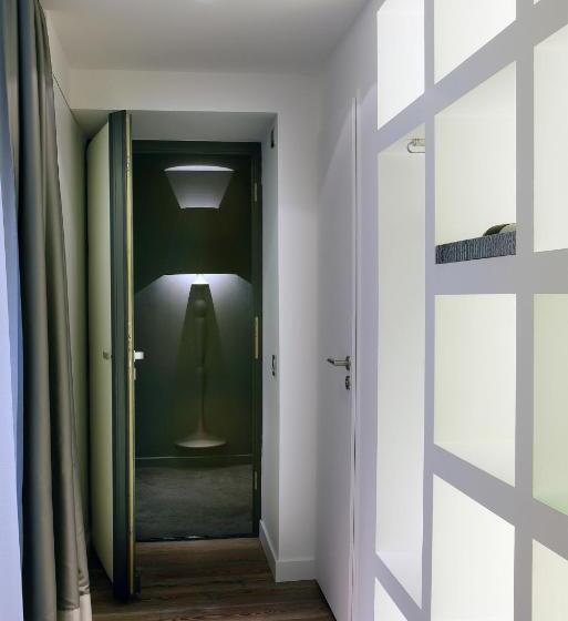 デラックススイート, Petit Hôtel Confidentiel