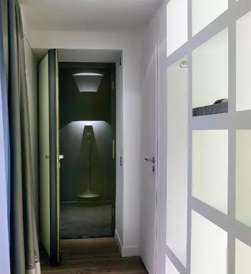 デラックススイート, Petit Hôtel Confidentiel