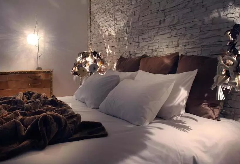スイート, Petit Hôtel Confidentiel