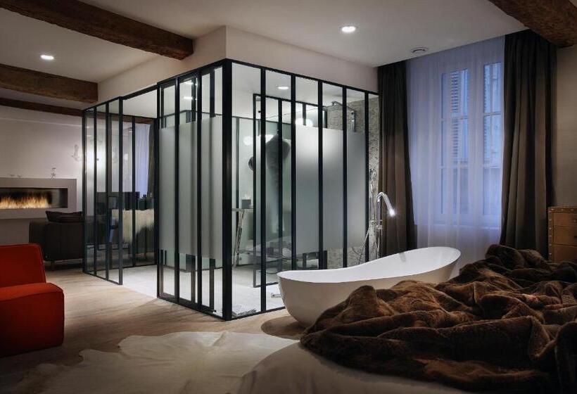 Люкс, Petit Hôtel Confidentiel