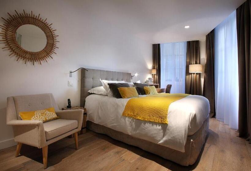 クラブルーム, Petit Hôtel Confidentiel