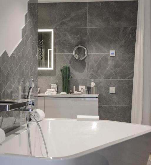 ハイドロマッサージバス付きスイート, Petit Hôtel Confidentiel