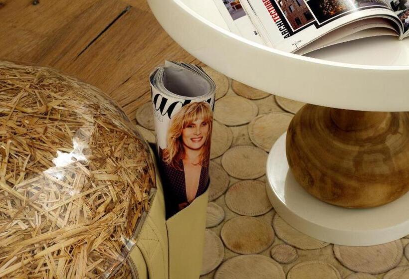 スイート, Petit Hôtel Confidentiel