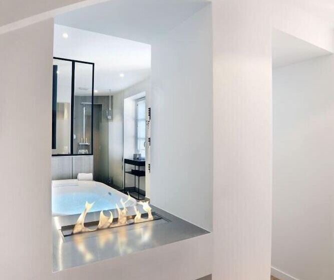 スイート, Petit Hôtel Confidentiel