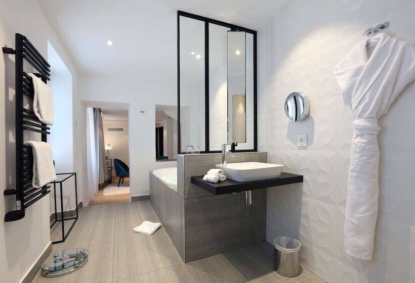 Люкс, Petit Hôtel Confidentiel