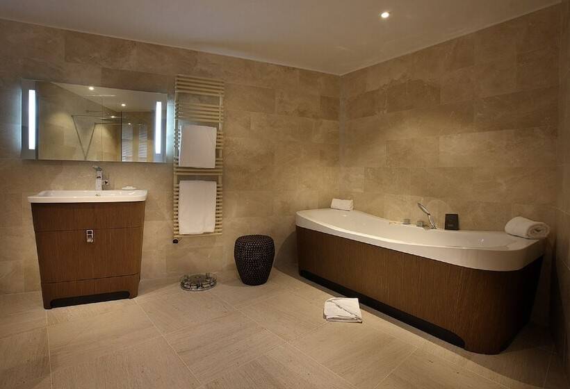 Полулюкс с Балконом, Petit Hôtel Confidentiel