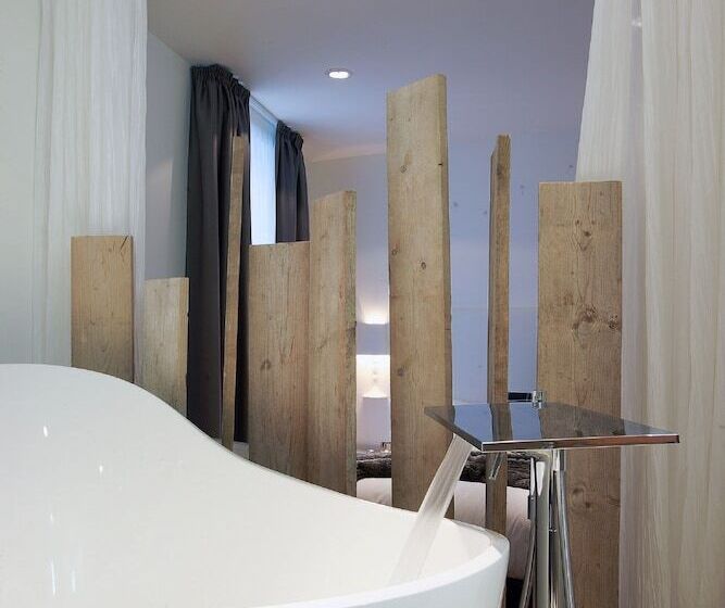 デラックススイート, Petit Hôtel Confidentiel