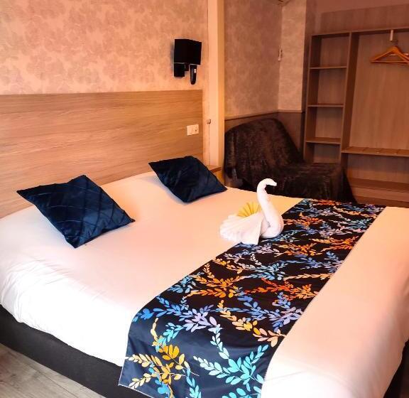 חדר סופריור עם מיטת קינג, Logis Hôtel Pontet Hostellerie Maleville