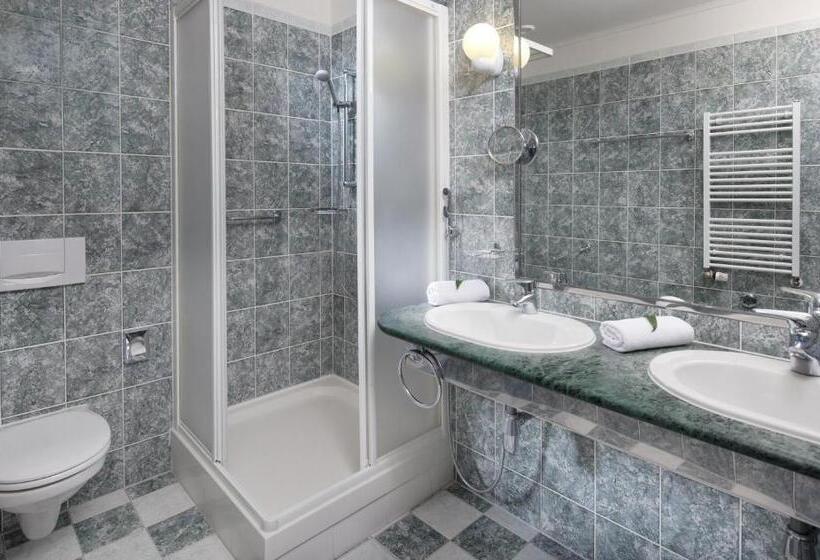 小型套房, Radium Palace