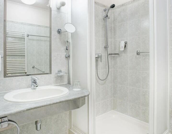 舒适型房间, Radium Palace