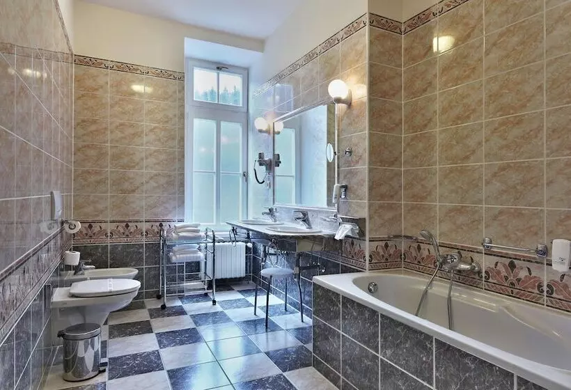 スタンダードルーム, Radium Palace
