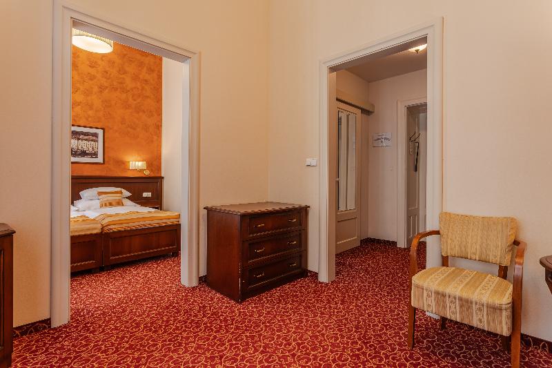 小型套房, Radium Palace