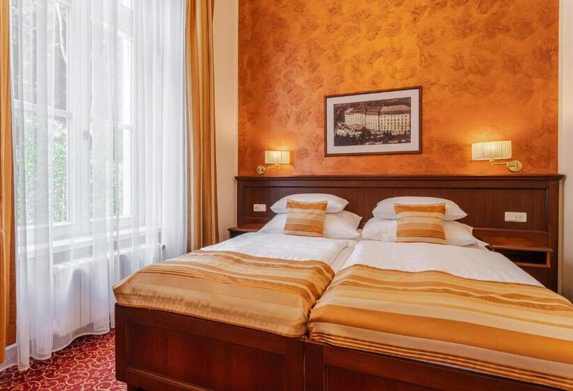 小型套房, Radium Palace