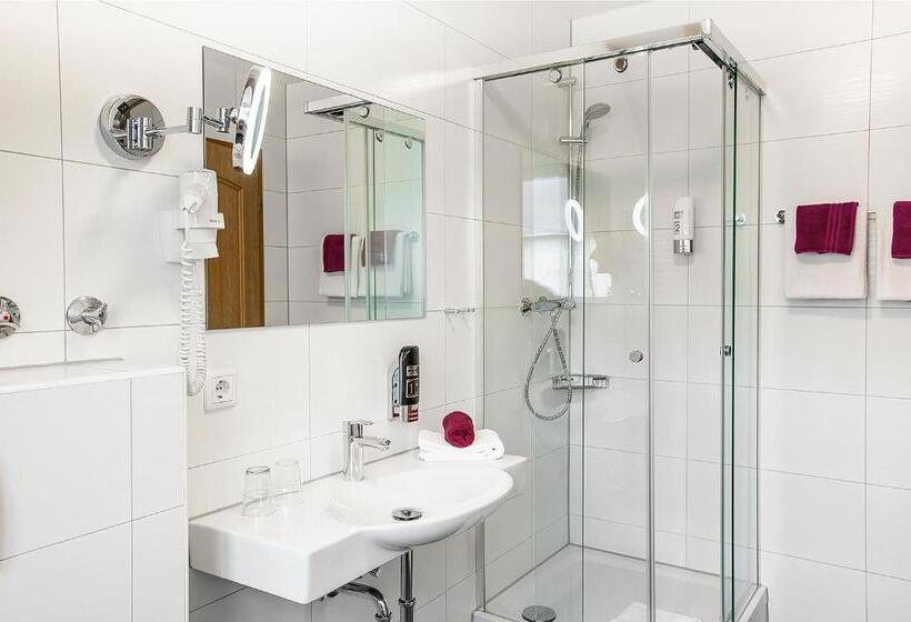 Номер Комфорт, & Restaurant Lamm