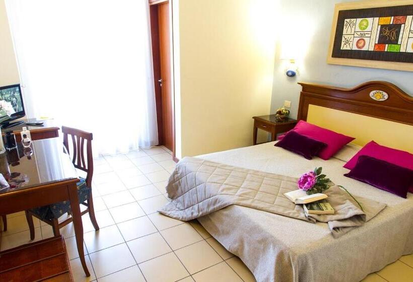 스탠다드 룸 바다 전망, Riva Del Sole