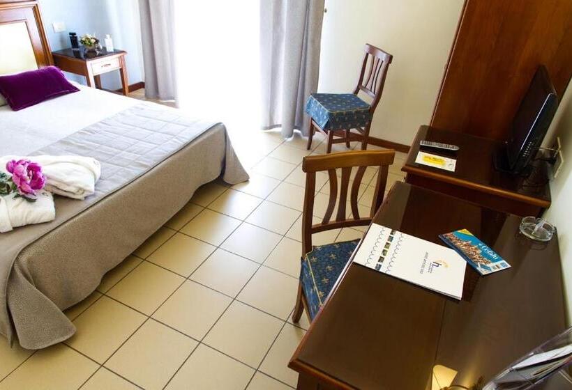 스탠다드 룸 바다 전망, Riva Del Sole