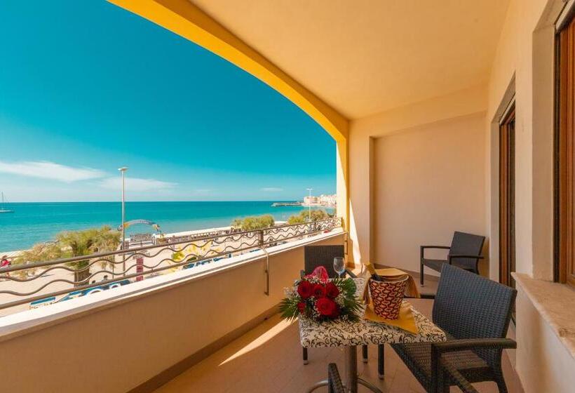 Triple Room Sea View, Riva Del Sole