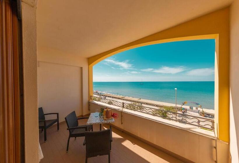 Triple Room Sea View, Riva Del Sole