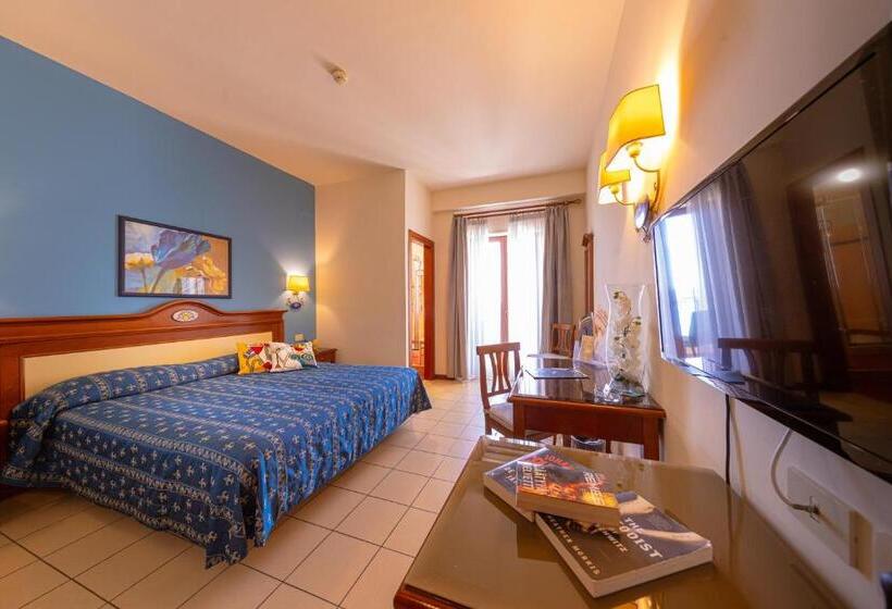 Triple Room Sea View, Riva Del Sole