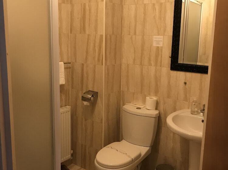 Номер Стандарт Трехместный, Sheil Suites