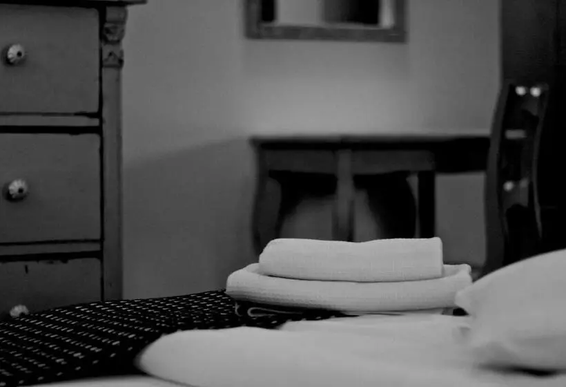 Standard Single Room, Zamek Zabreh