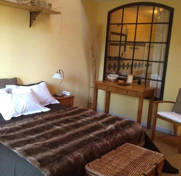 اتاق استاندارد, Logis Hotel La Grange Du Relais