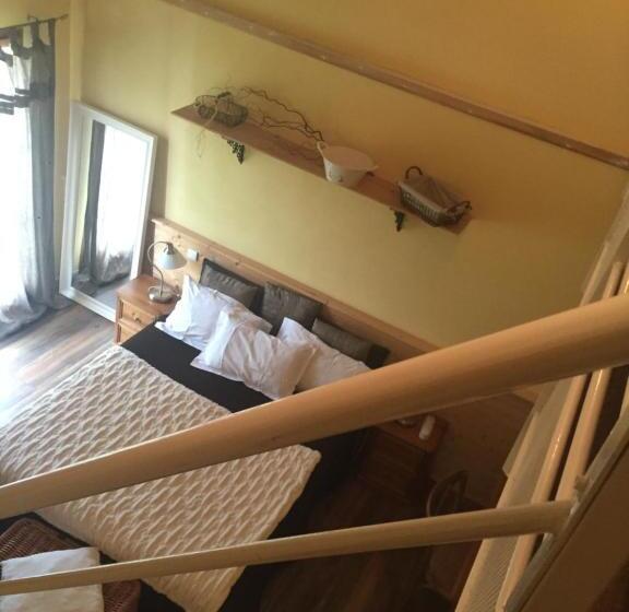 4인용 스탠다드 룸, Logis Hotel La Grange Du Relais