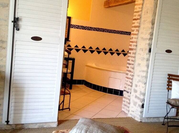 스탠다드 룸, Logis Hotel La Grange Du Relais