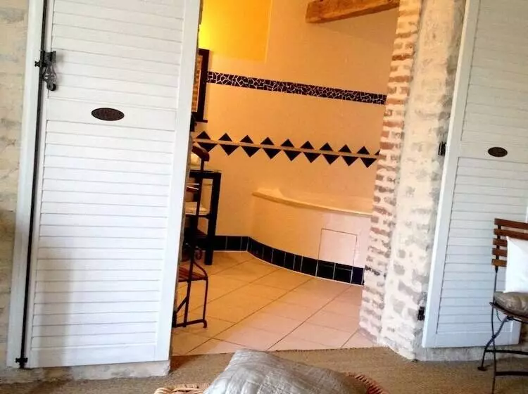 Standard-huone, Logis Hotel La Grange Du Relais