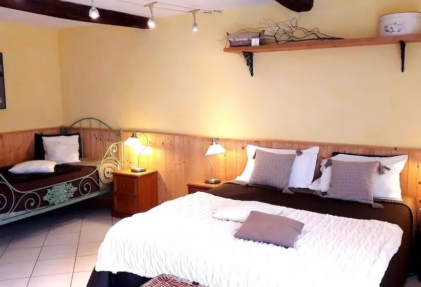 Standard-huone, Logis Hotel La Grange Du Relais
