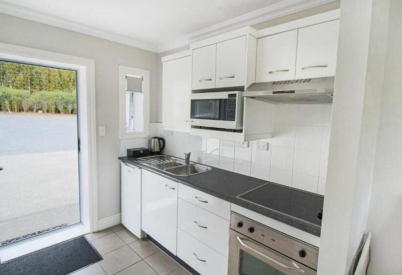 إستوديو قياسى, Kerikeri Park Lodge