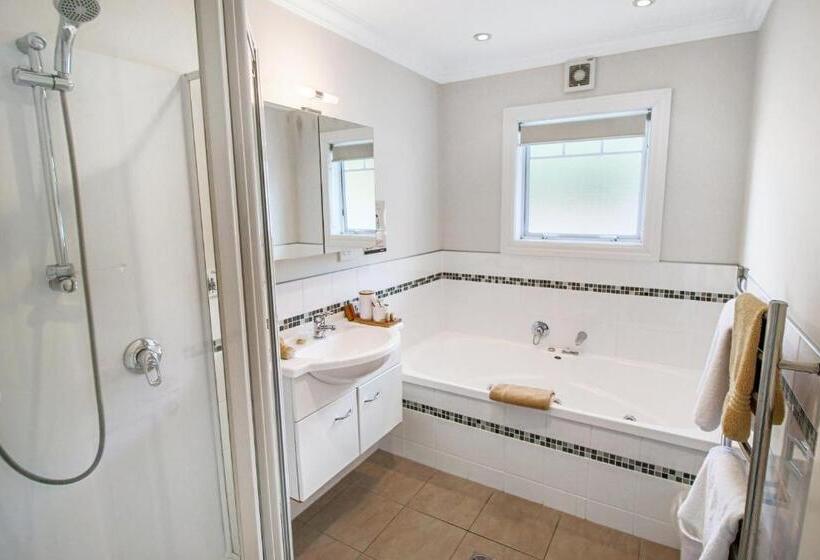 جناح, Kerikeri Park Lodge