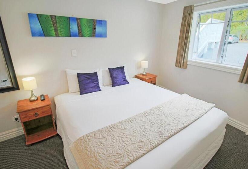 جناح, Kerikeri Park Lodge