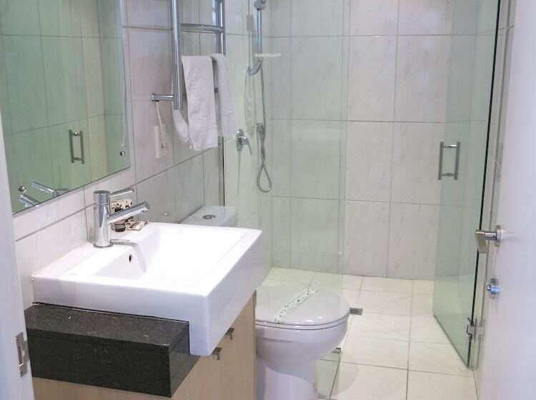 침실 3개 아파트, Merivale Manor